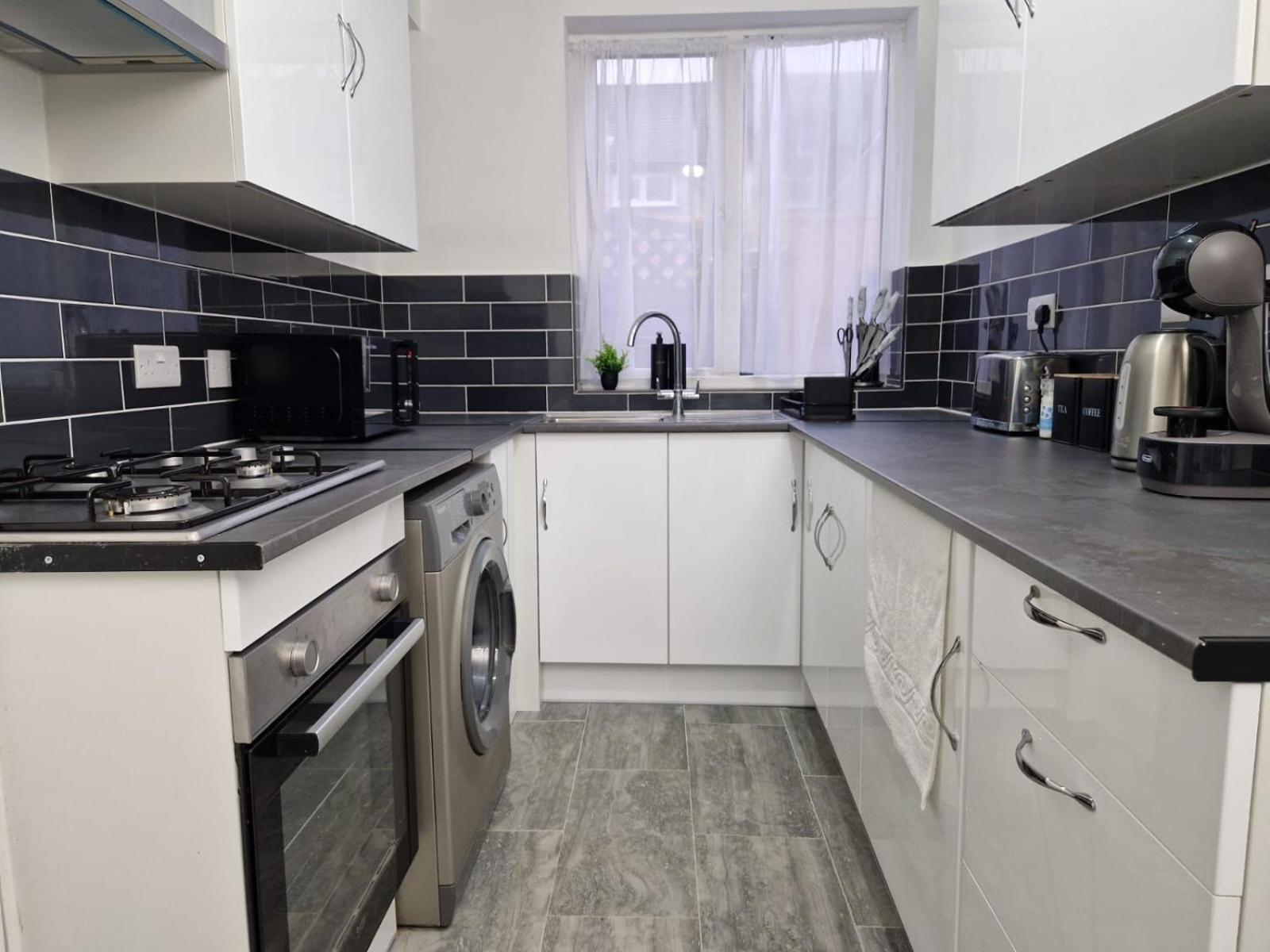 Excel Airport O2 King Beds With Garden Londra